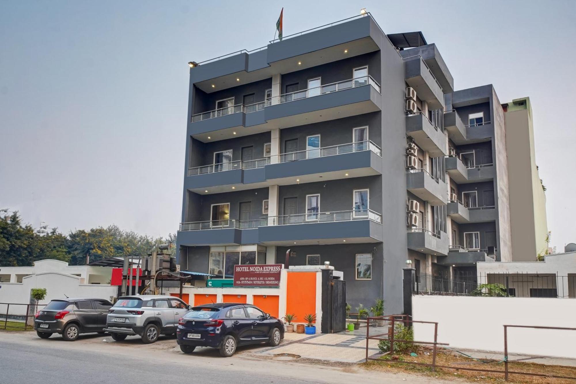 Hotel Noida Express Exteriör bild