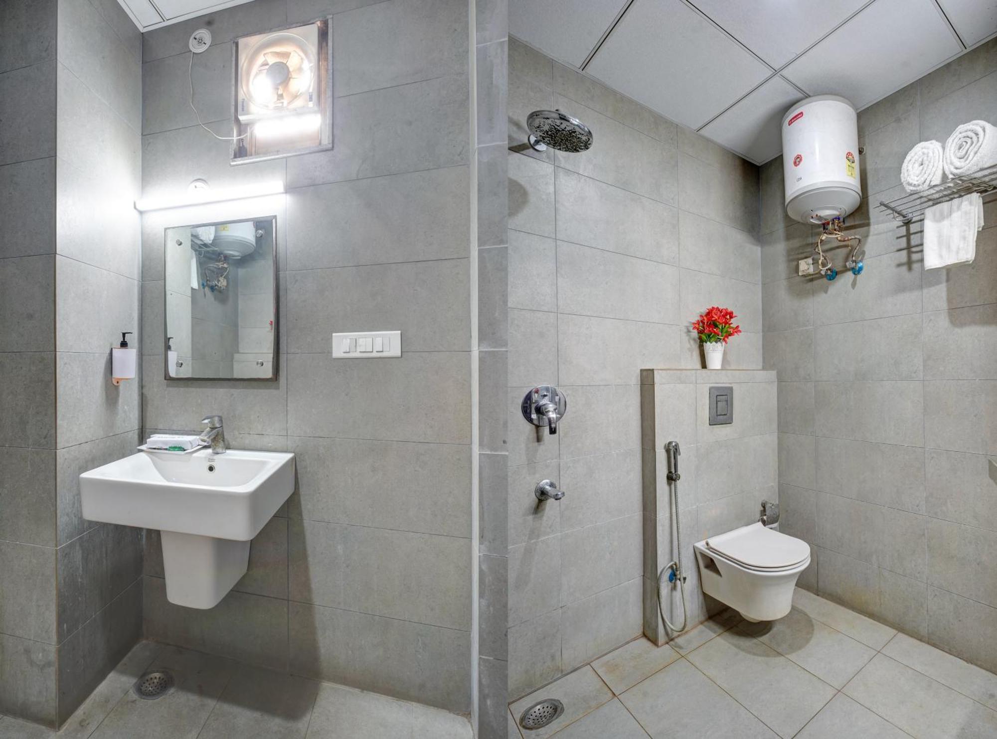 Hotel Noida Express Exteriör bild