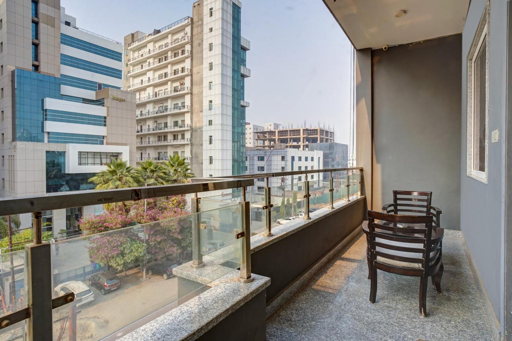 Hotel Noida Express Exteriör bild
