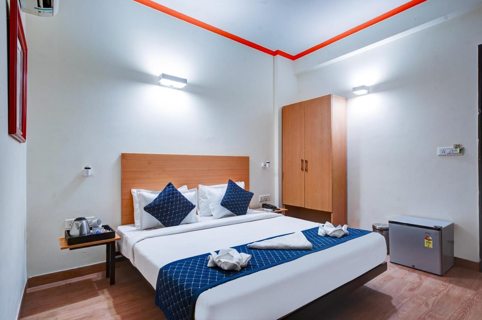 Hotel Noida Express Exteriör bild