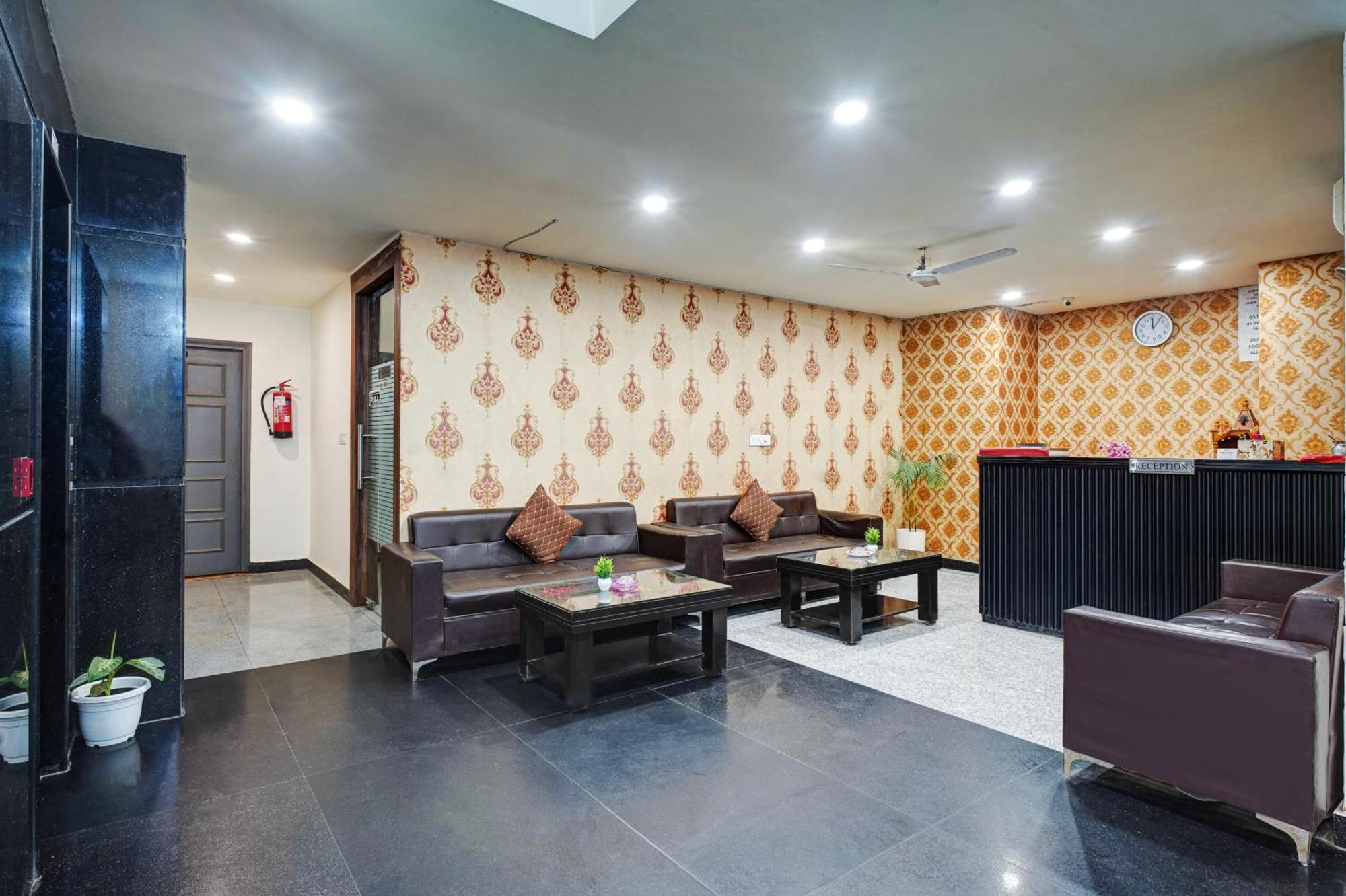 Hotel Noida Express Exteriör bild