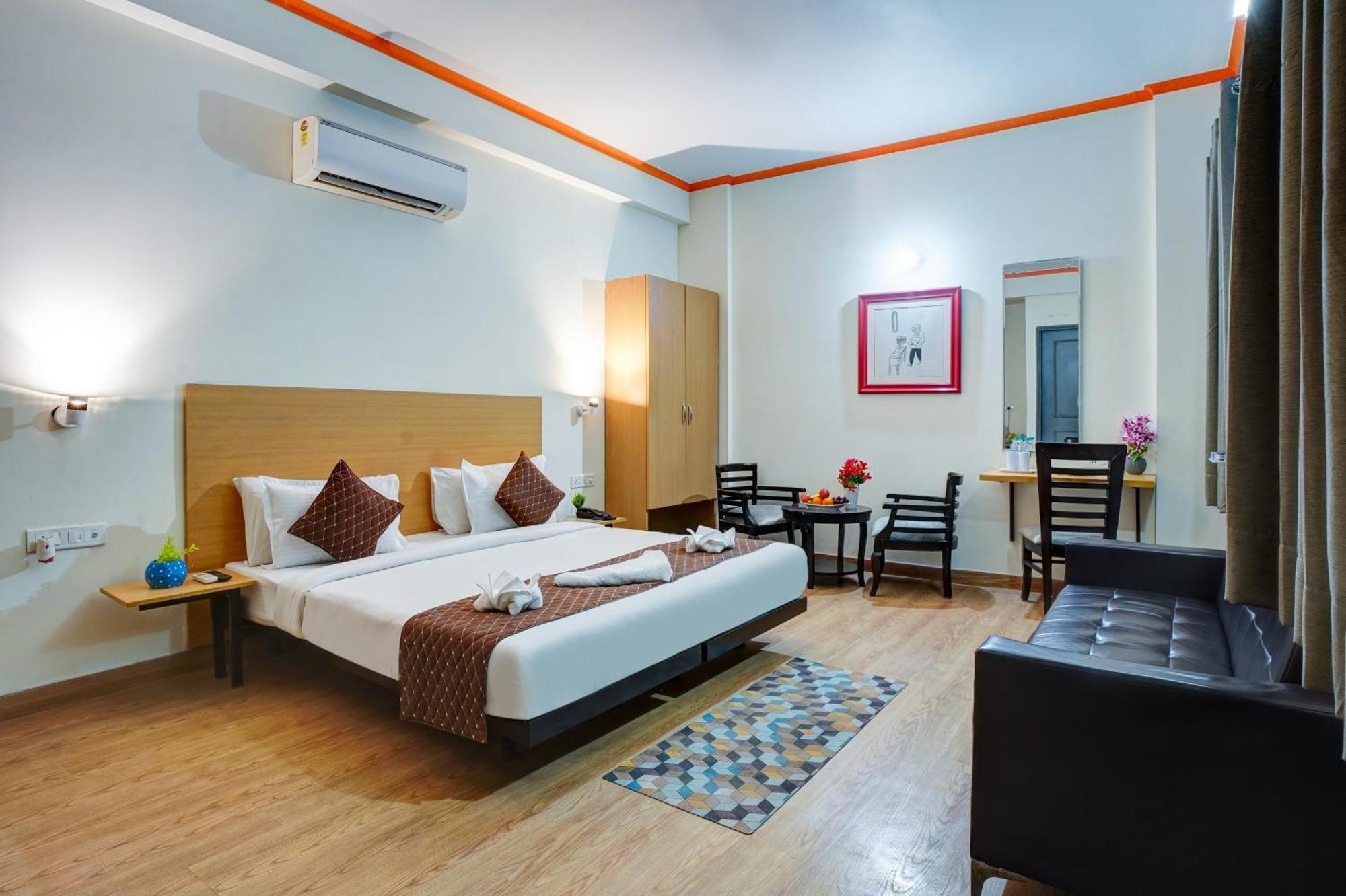 Hotel Noida Express Exteriör bild