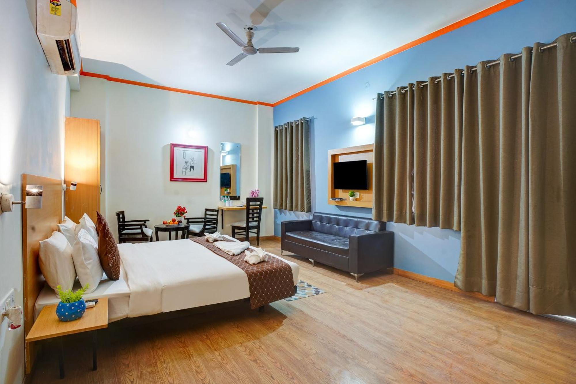 Hotel Noida Express Exteriör bild