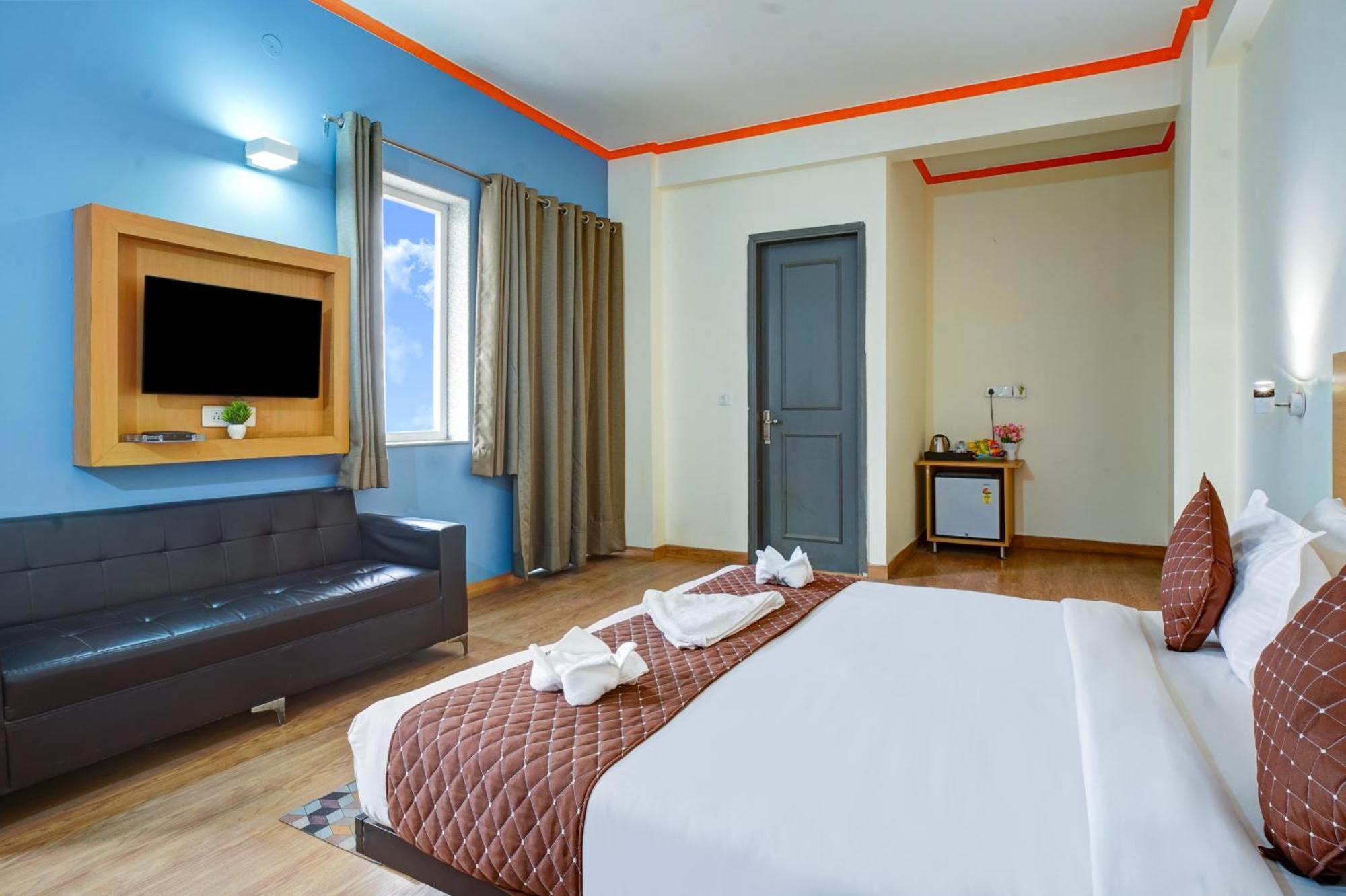 Hotel Noida Express Exteriör bild