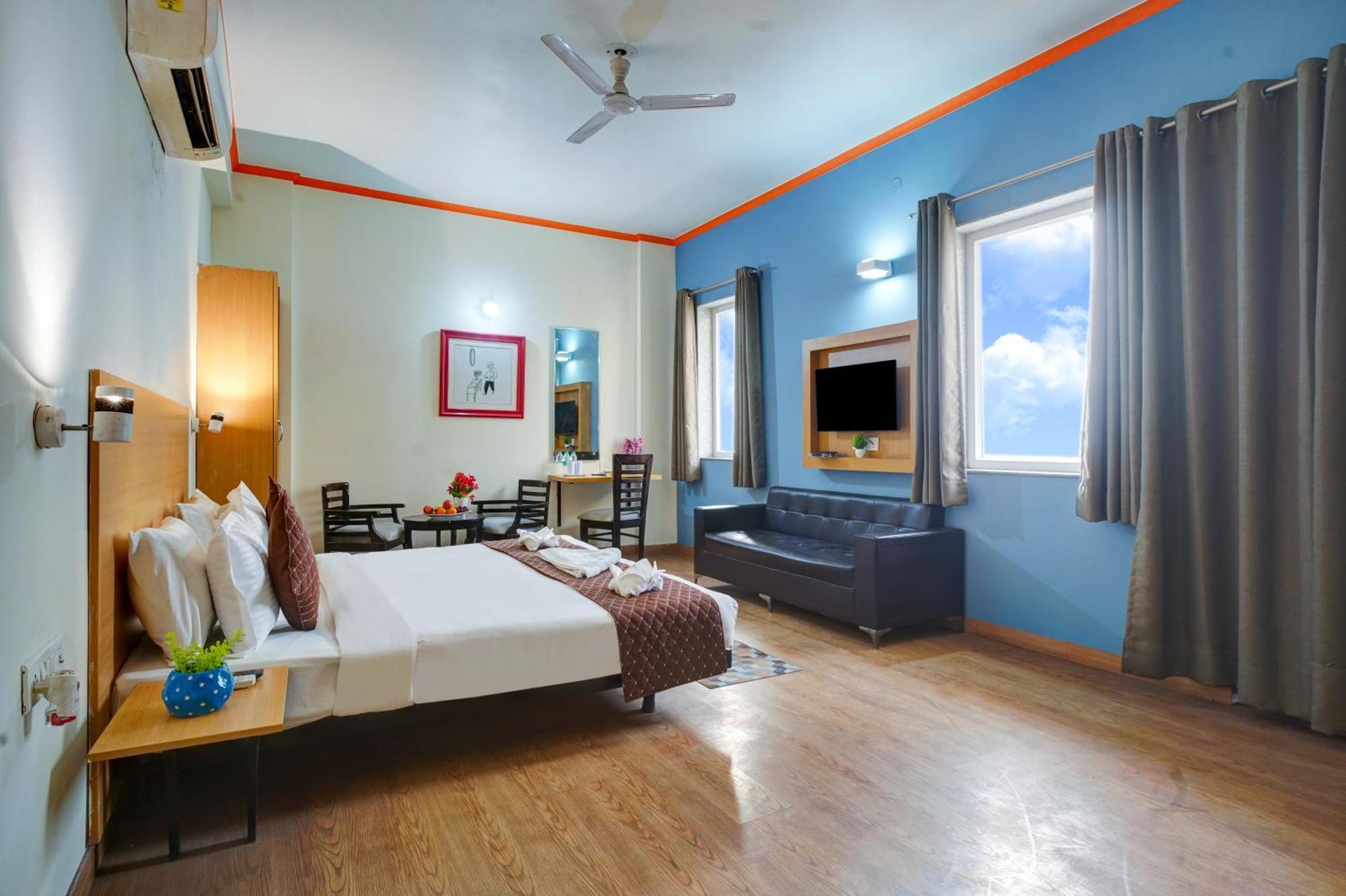 Hotel Noida Express Exteriör bild